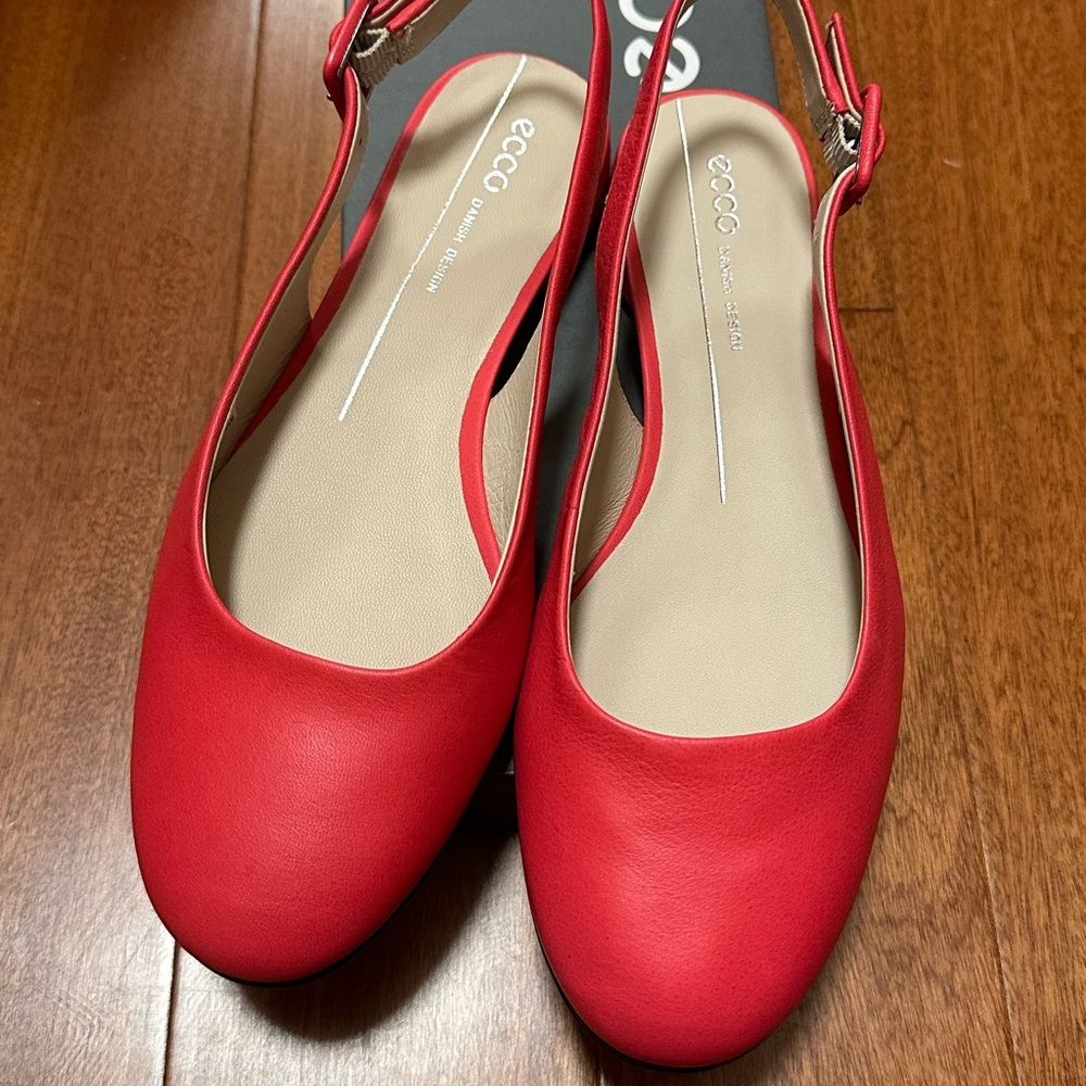 New Ecco Hibiscus Sandals
